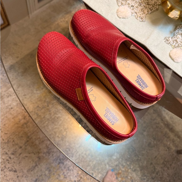Samuel Hubbard Women’s Red Perforated Slip-On Mule - Picture 4 of 7